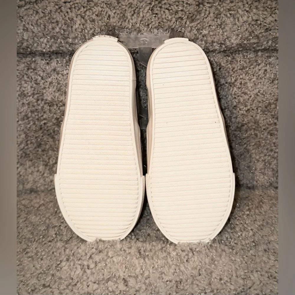 NEW✨ Old Navy Faux Suede Boys Moccasin